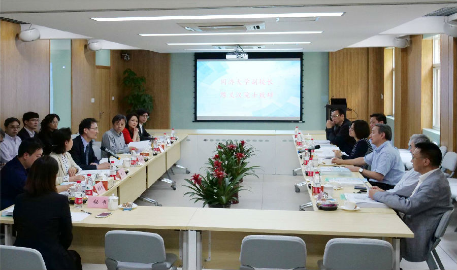 1805102.jpg